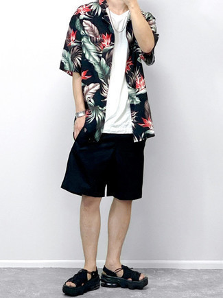 С чем носить черные сандалии мужчине