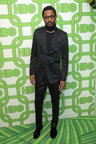 С чем носить черный сатиновый костюм