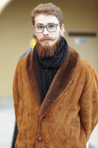 С чем носить черный шарф мужчине