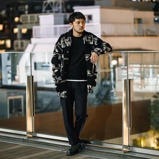 С чем носить черный кардиган с отложным воротником мужчине