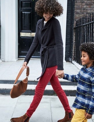 С чем носить черный кардиган с отложным воротником женщине