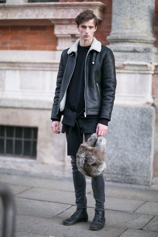 Как носить черную короткую дубленку с черными джинсами мужчине