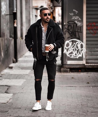 Какие низкие кеды носить с черной короткой дубленкой мужчине