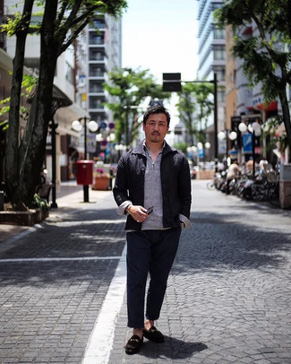 С чем носить черную куртку-рубашку мужчине