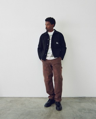 С чем носить черную куртку-рубашку мужчине