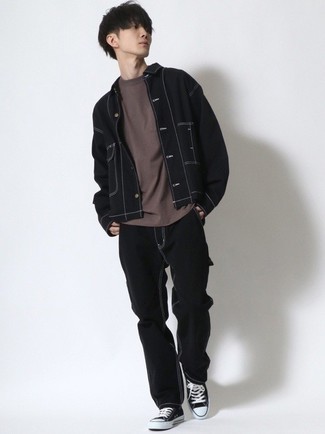 С чем носить черную куртку-рубашку мужчине