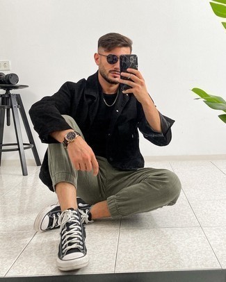 С чем носить черную куртку-рубашку мужчине