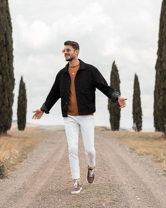 С чем носить черную куртку-рубашку мужчине