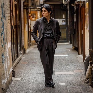 С чем носить черную рубашку мужчине лето