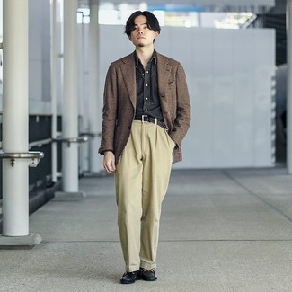 С чем носить черную рубашку мужчине лето