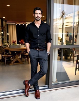 С чем носить черную рубашку мужчине