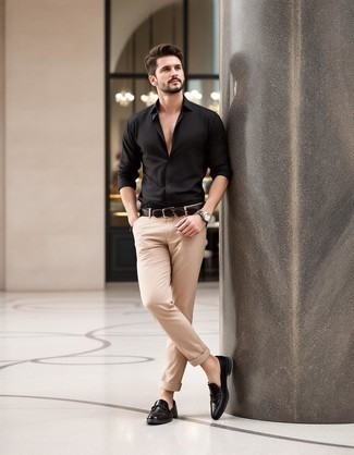 С чем носить черную рубашку мужчине лето