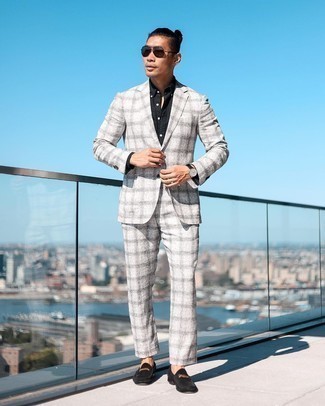 С чем носить черную рубашку мужчине лето