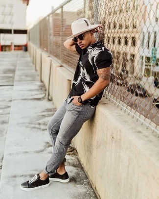 С чем носить черную рубашку мужчине лето