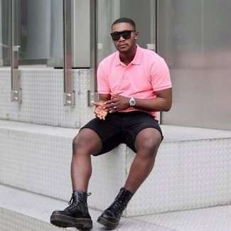 Какие повседневные ботинки носить с черными шортами мужчине