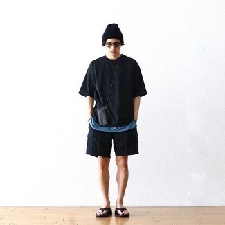 Какие сланцы носить с черными шортами мужчине