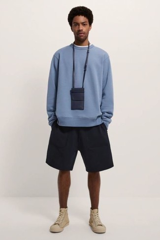 Какие высокие кеды носить с черными шортами мужчине