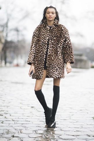 С чем носить черные шорты женщине