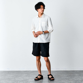 Какие сандалии носить с черными шортами мужчине