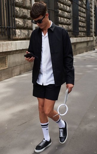 Какие куртки-рубашки носить с черными шортами мужчине