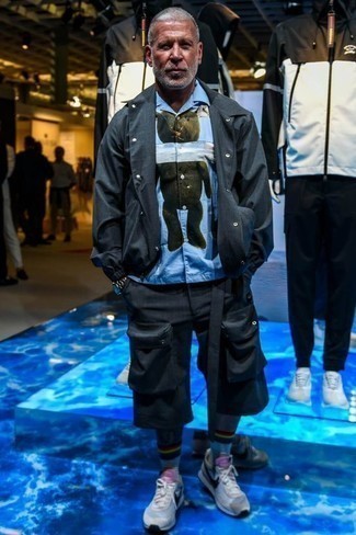 Какие куртки-рубашки носить с черными шортами мужчине