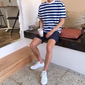 Как носить черные шорты с белыми низкими кедами мужчине