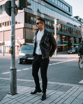 Какие косухи носить с черными зауженными джинсами мужчине