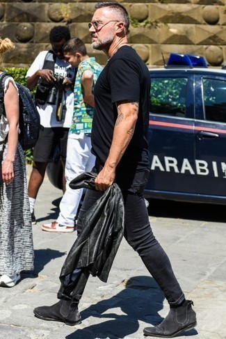 Какие косухи носить с черными зауженными джинсами мужчине