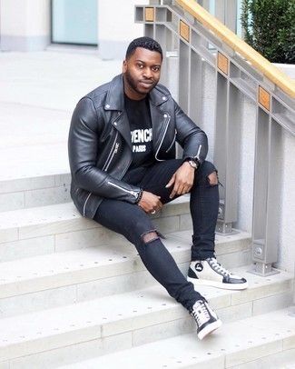 Какие косухи носить с черными зауженными джинсами мужчине