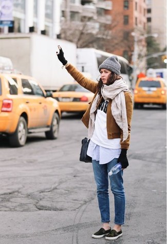 Какие джинсы носить с черными слипонами женщине