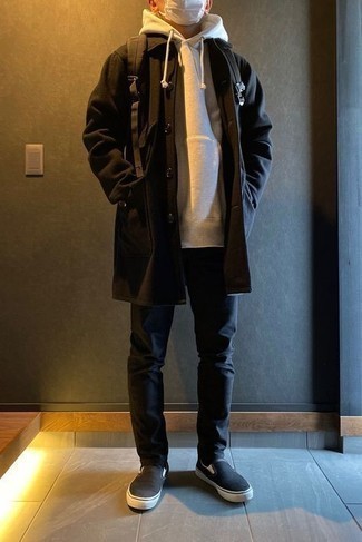 Какие длинные пальто носить с черными слипонами