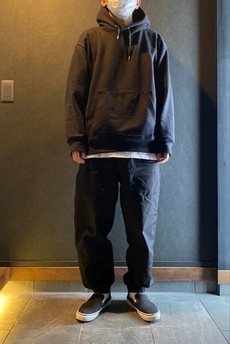 Какие майки носить с черными слипонами мужчине