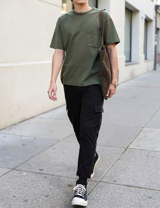 С чем носить черные кеды мужчине