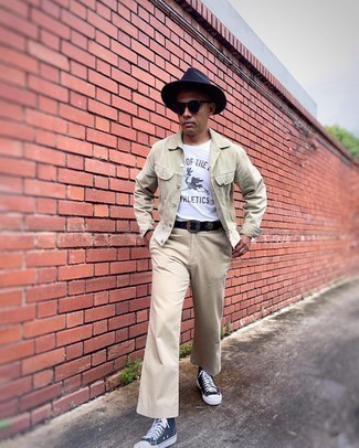 С чем носить черный кожаный ремень с шипами мужчине