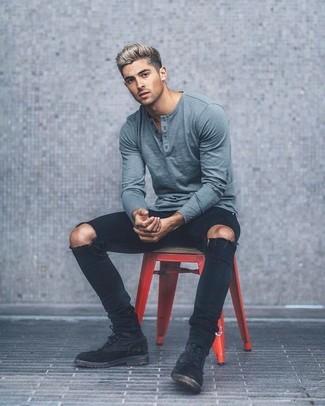 С чем носить черные замшевые повседневные ботинки мужчине