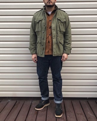 С чем носить черные замшевые повседневные ботинки мужчине