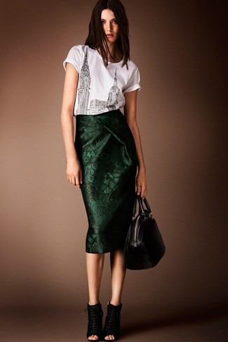 С чем носить черные замшевые ботильоны на шнуровке