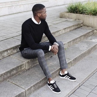 С чем носить черные замшевые низкие кеды мужчине