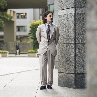 С чем носить черные замшевые лоферы с кисточками