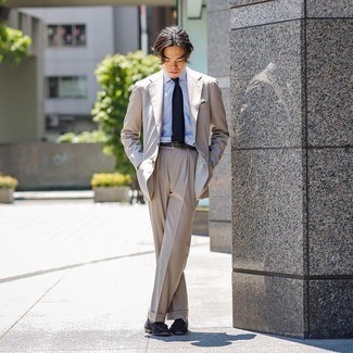 С чем носить черные замшевые лоферы с кисточками