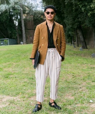 С чем носить черный замшевый мужской клатч мужчине