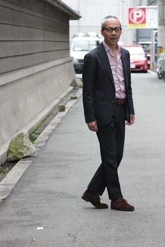 Какие классические рубашки носить с черным костюмом