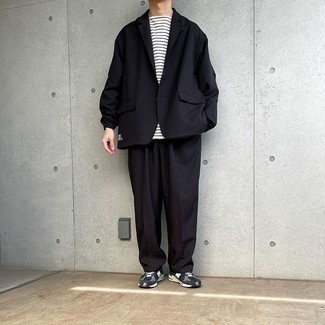 С чем носить черный костюм