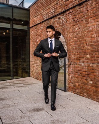 С чем носить черный костюм