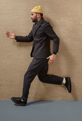 С чем носить черный костюм