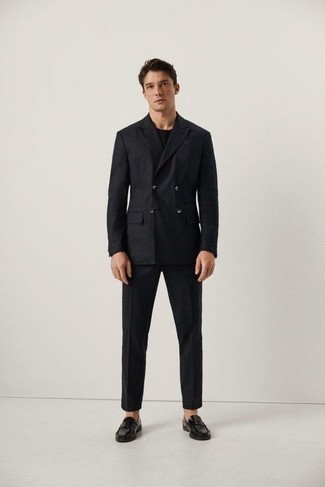 С чем носить черный костюм