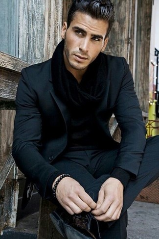 Какие рубашки с длинным рукавом носить с черным костюмом