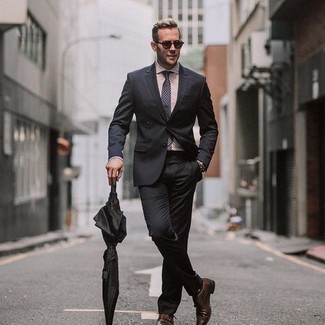 Какие монки носить с черным костюмом