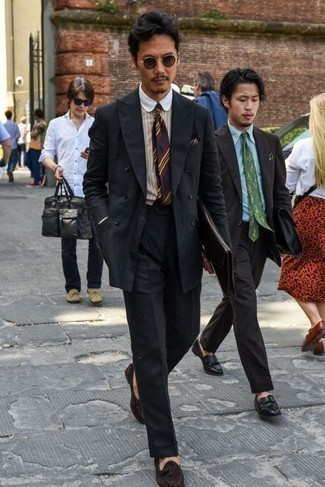 Какие лоферы с кисточками носить с черным костюмом