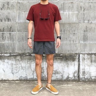 С чем носить черные солнцезащитные очки мужчине